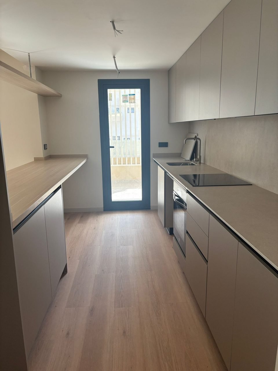 Cocina impecable en limpieza fin de obra